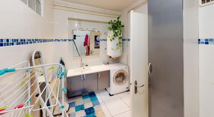 Appartement T3 Tout Confort,gare,tram,tout Commodite .